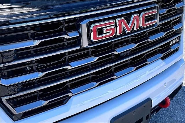 Used 2025 GMC Sierra 2500 AT4 w/ AT4 Premium Plus Package AWD/4WD image 32
