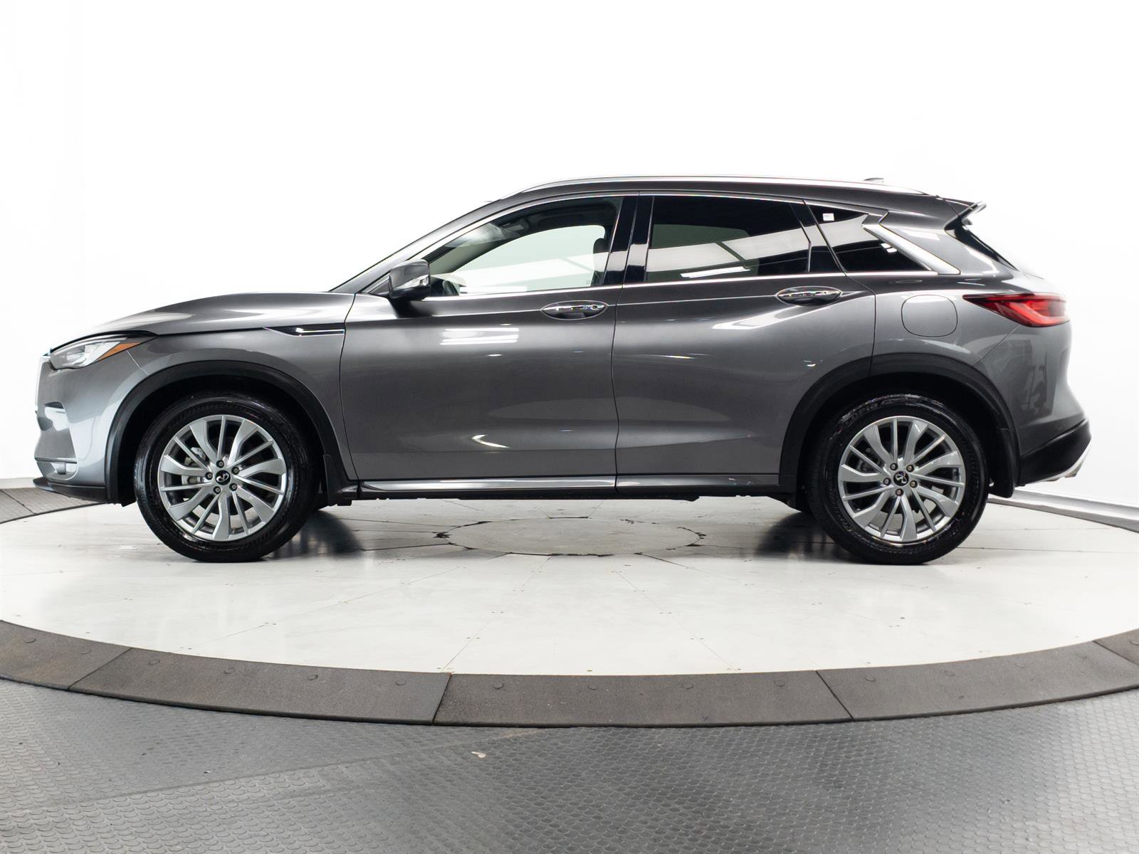 Used 2023 INFINITI QX50 Luxe AWD/4WD image 8