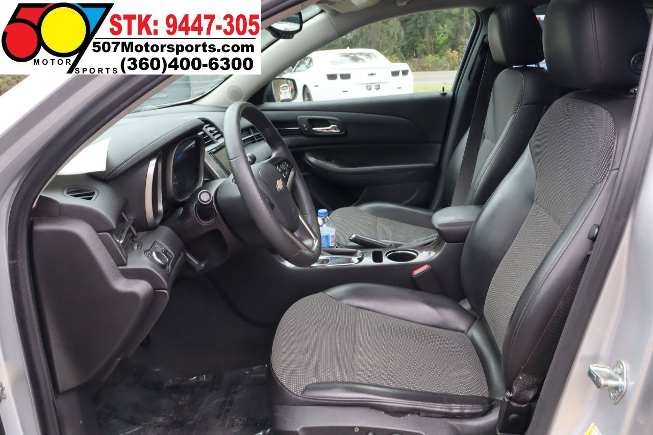 Used 2016 Chevrolet Malibu LT w/ Sun And Convenience Package FWD image 12