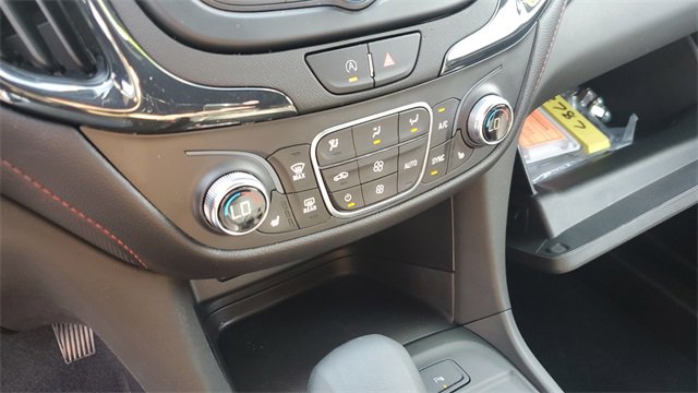 Used 2022 Chevrolet Equinox RS w/ LPO, Floor Liner Package image 15