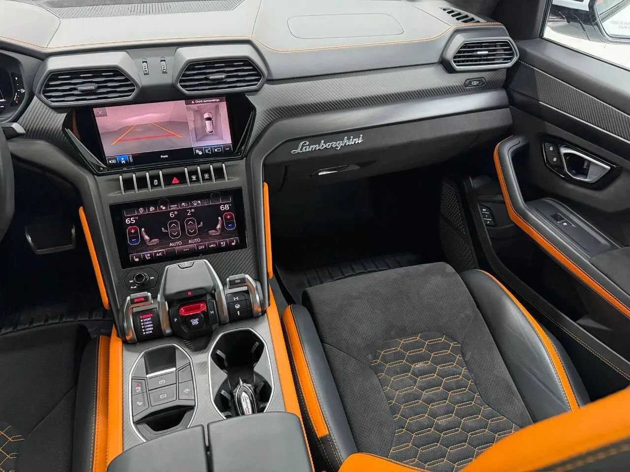 Used 2022 Lamborghini Urus AWD/4WD image 33