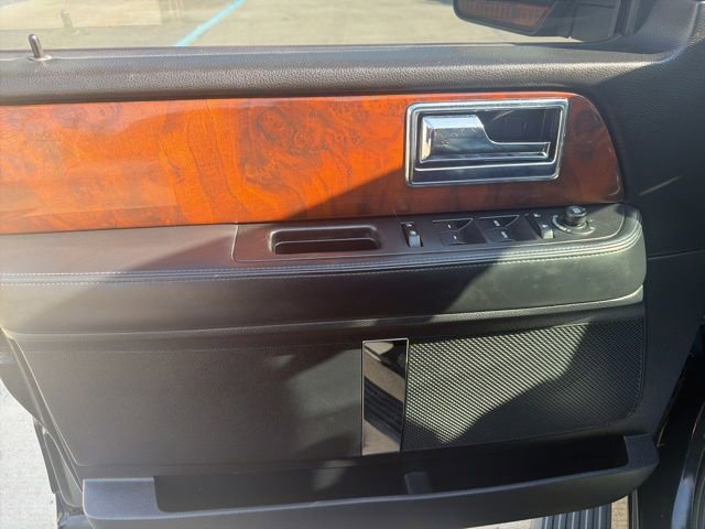 Used 2016 Lincoln Navigator Select AWD/4WD image 24