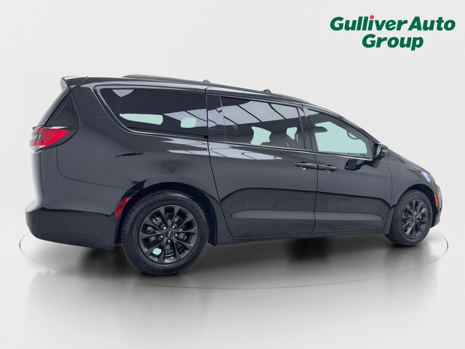 Used 2021 Chrysler Pacifica Touring-L w/ S Appearance Package FWD image 9
