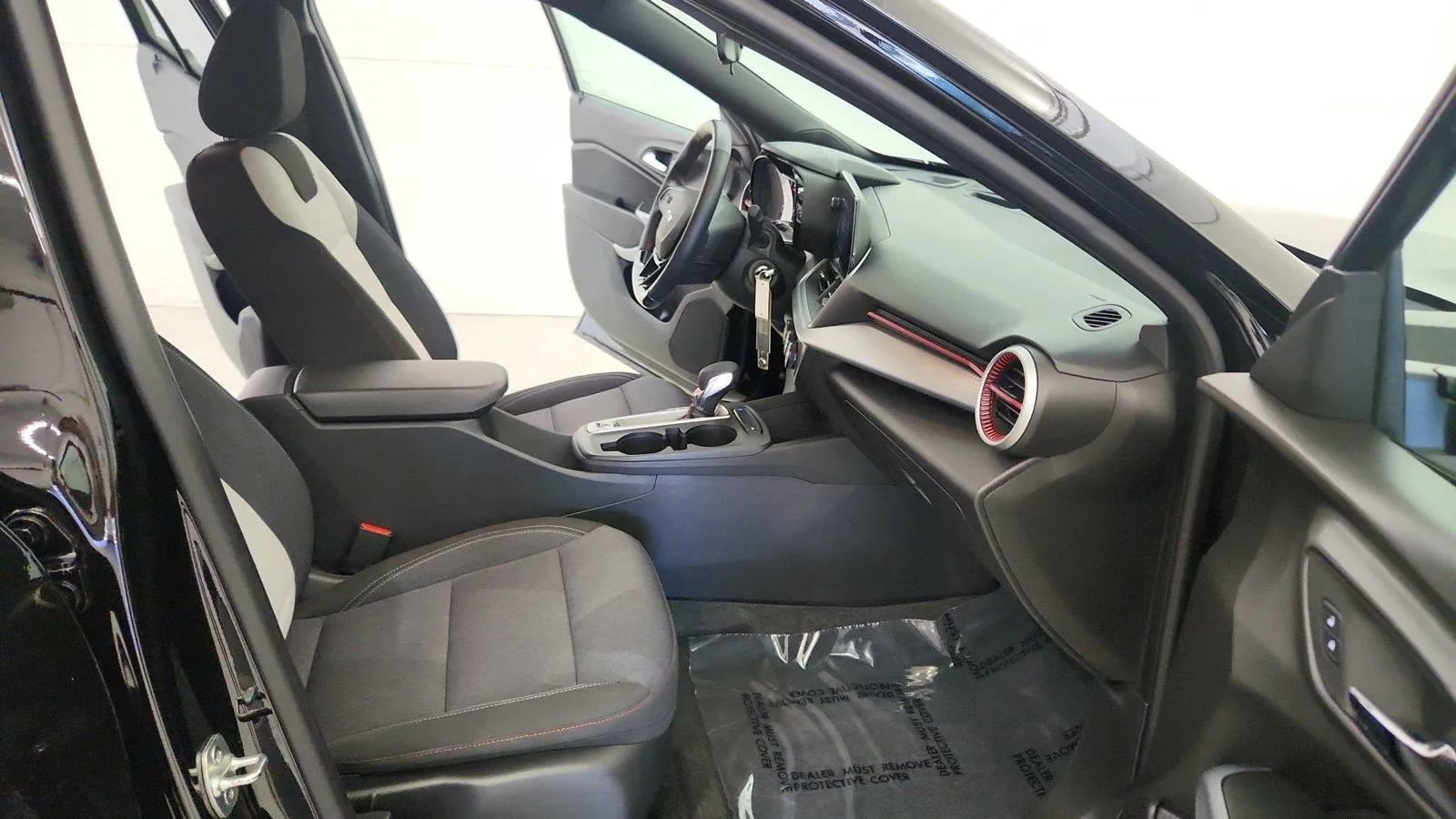 Used 2024 Chevrolet Trax RS w/ Driver Confidence Package FWD image 29