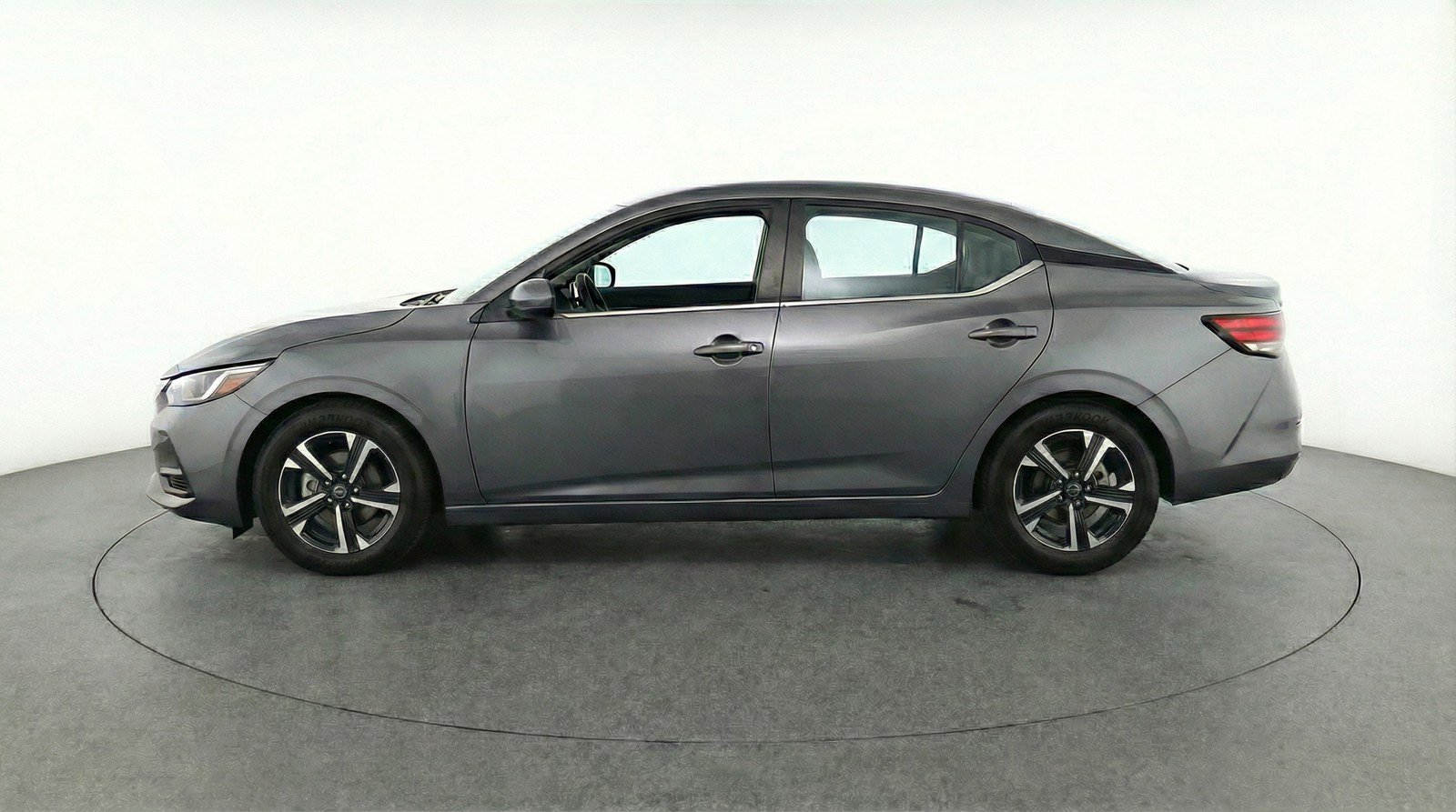 Used 2025 Nissan Sentra SV image 5
