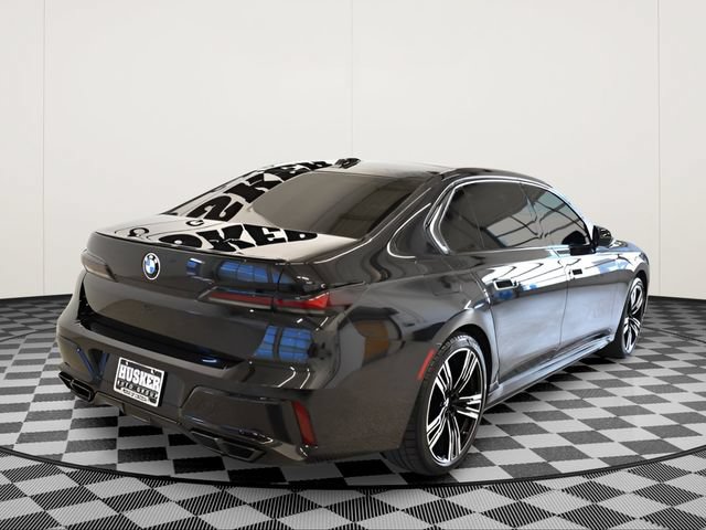 Used 2023 BMW 760i xDrive AWD/4WD image 4