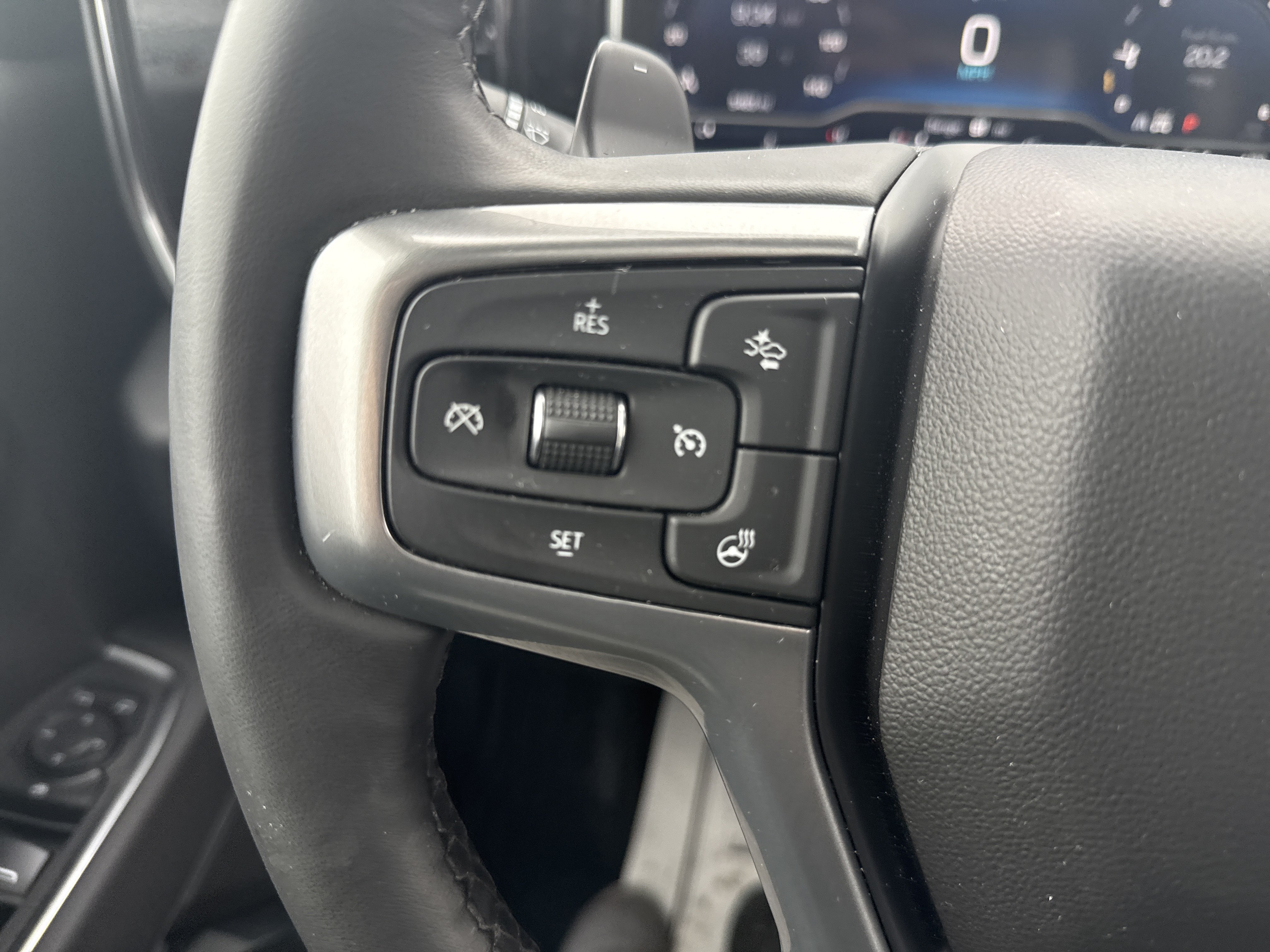 Used 2025 Chevrolet Silverado 1500 RST w/ Dark Appearance Package AWD/4WD image 17