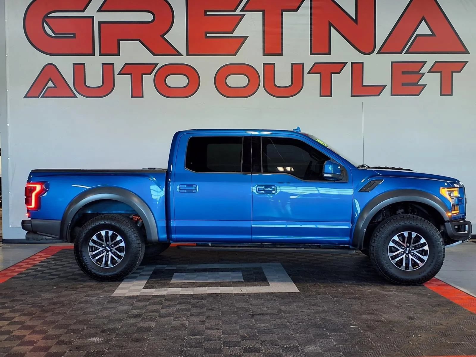 Used 2019 Ford F150 Raptor w/ Equipment Group 802A Luxury AWD/4WD video 1