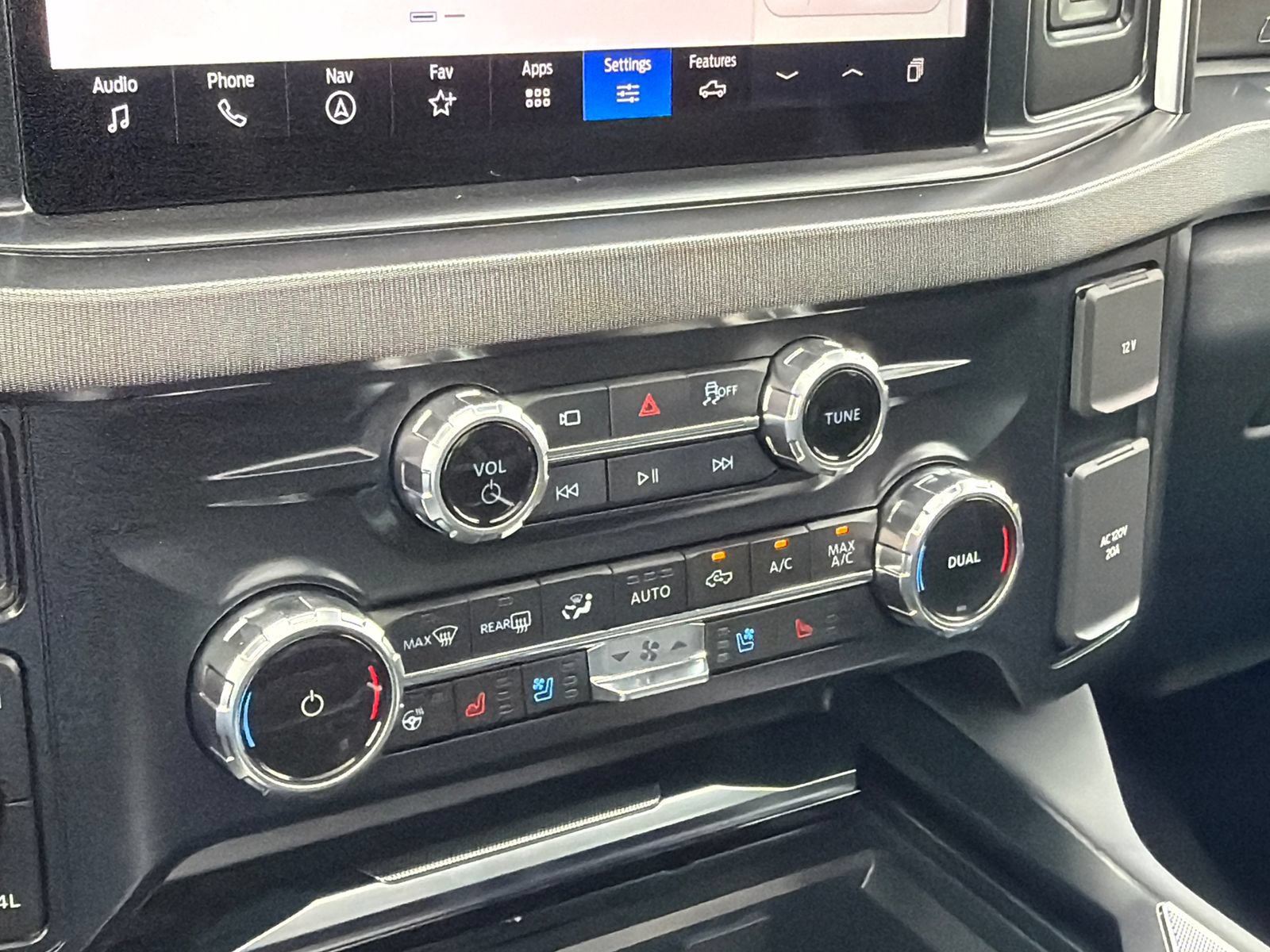 New 2026 Ford F250 Platinum AWD/4WD image 29
