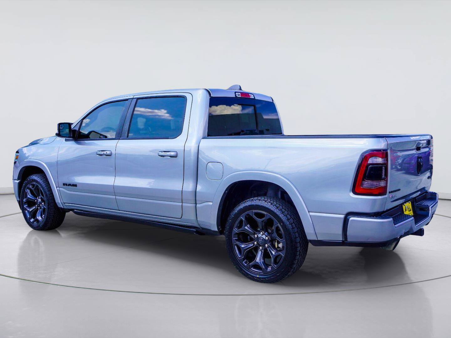 Used 2022 RAM 1500 Limited w/ Night Edition AWD/4WD image 6