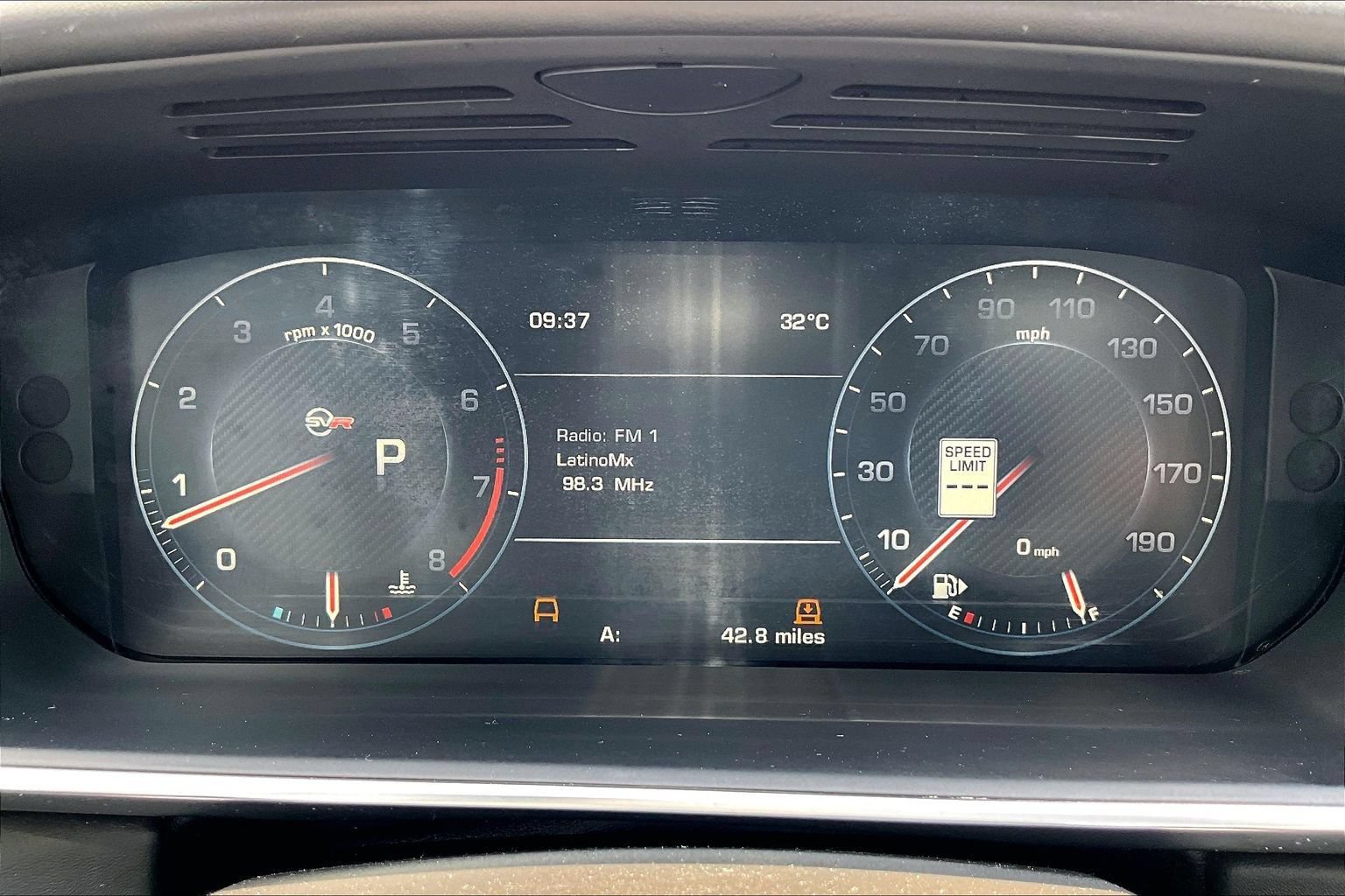 Used 2016 Land Rover Range Rover Sport Supercharged AWD/4WD image 19
