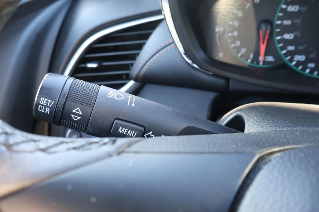 Used 2022 Chevrolet Trax LT w/ LT Convenience Package image 18