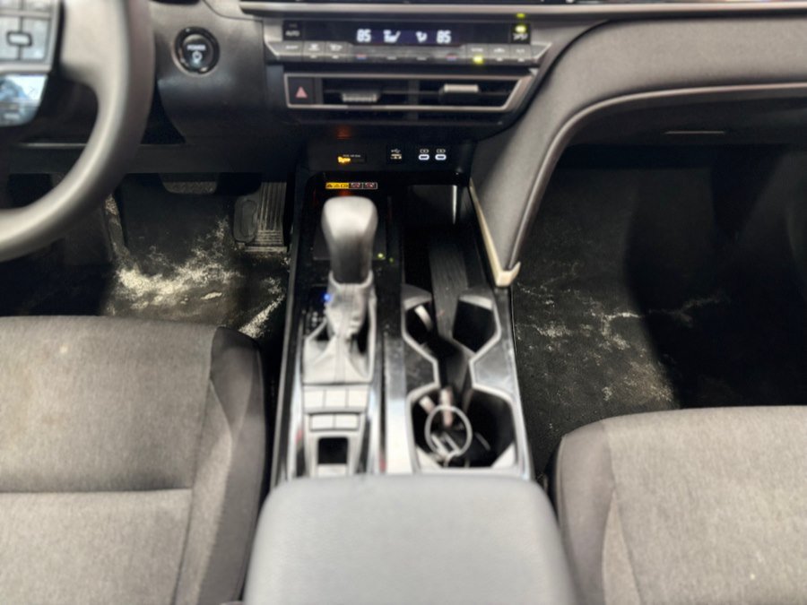 Used 2025 Toyota Camry LE FWD image 28