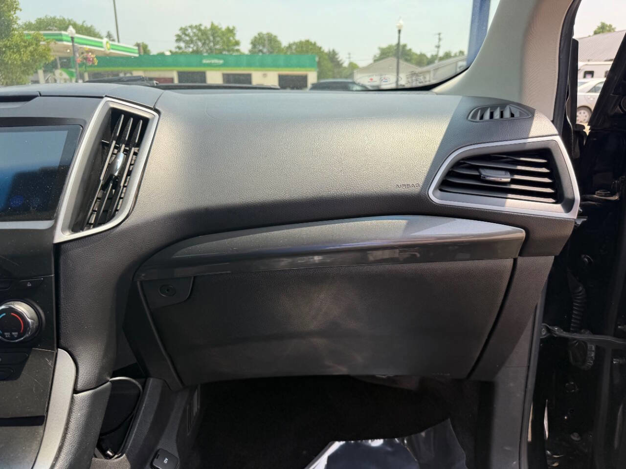 Used 2016 Ford Edge SE image 33