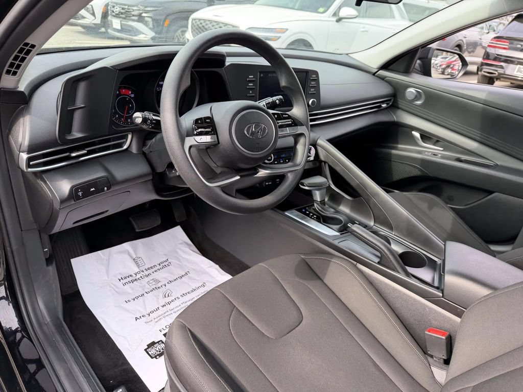 Used 2023 Hyundai Elantra SEL FWD image 12