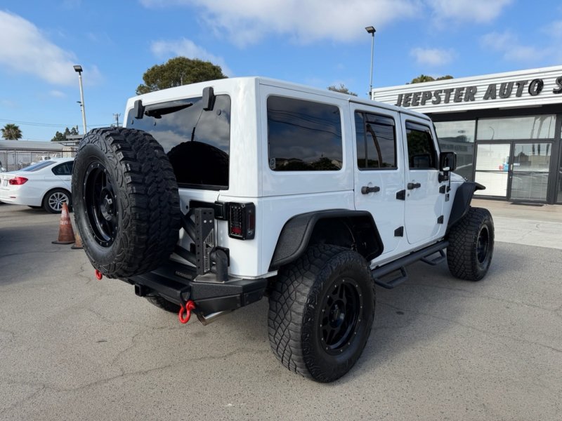 Used 2015 Jeep Wrangler Unlimited Sahara AWD/4WD image 4