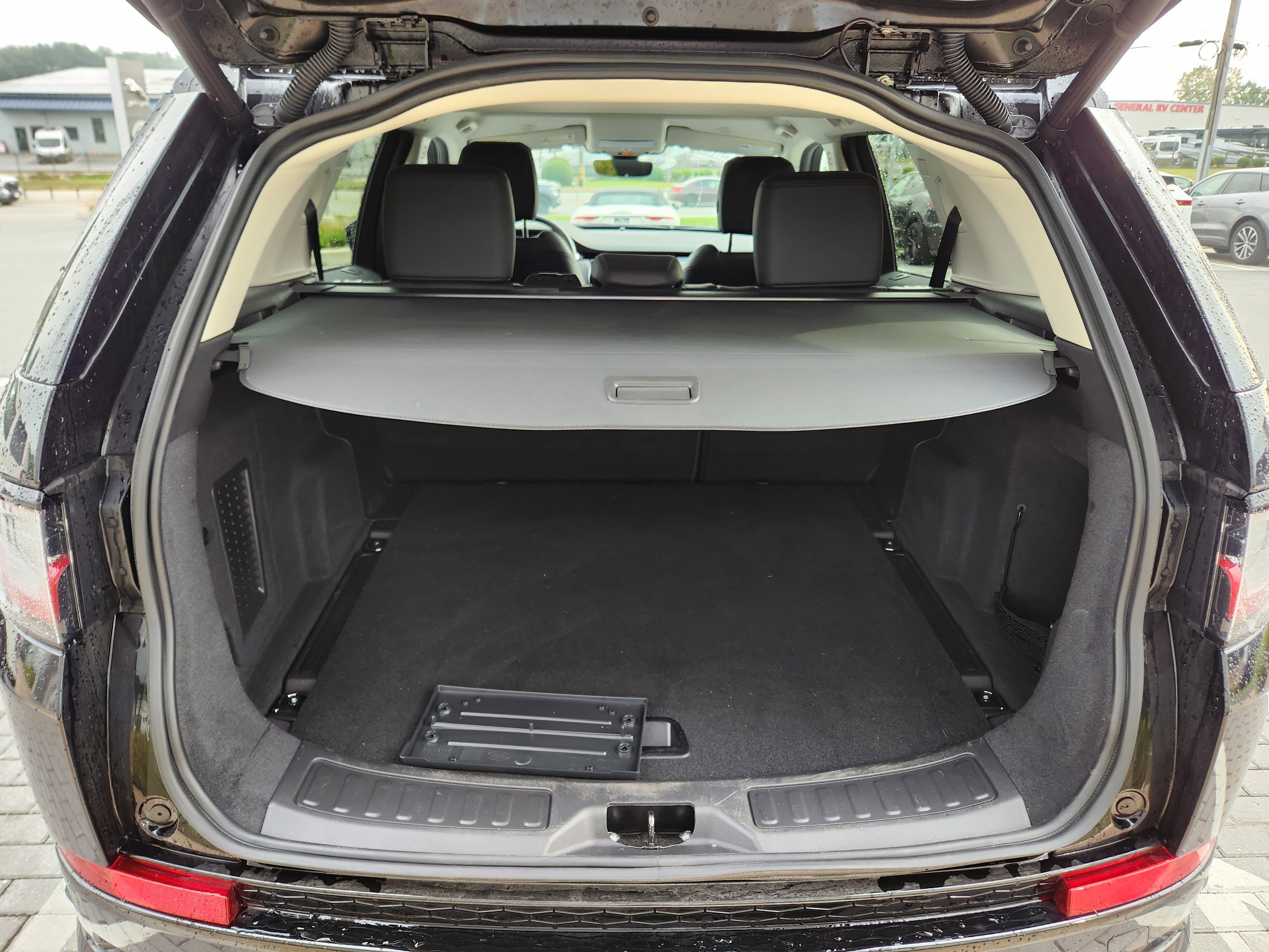 Certified 2025 Land Rover Discovery Sport S image 8