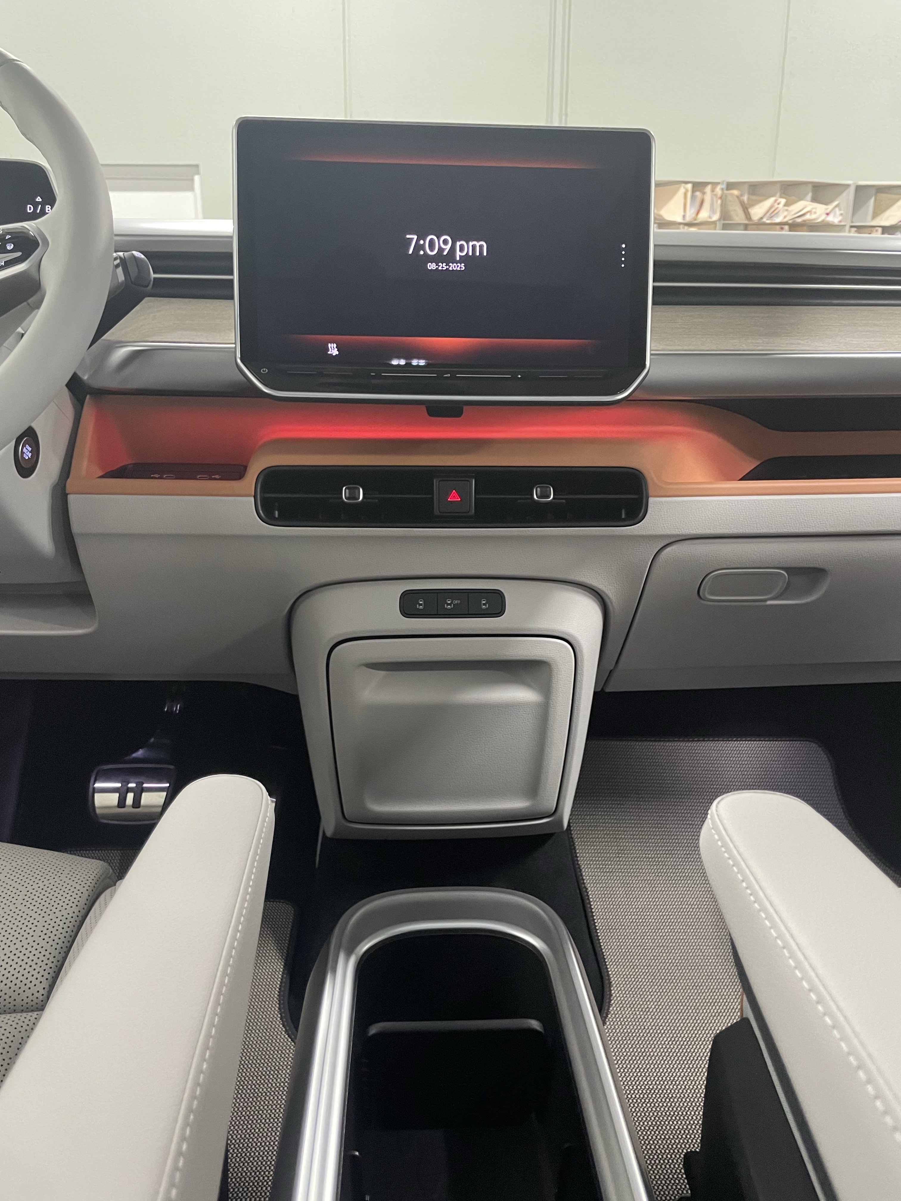 New 2025 Volkswagen ID. Buzz Pro S Plus image 16