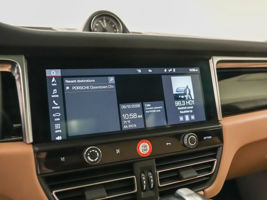 Certified 2023 Porsche Macan AWD/4WD image 29