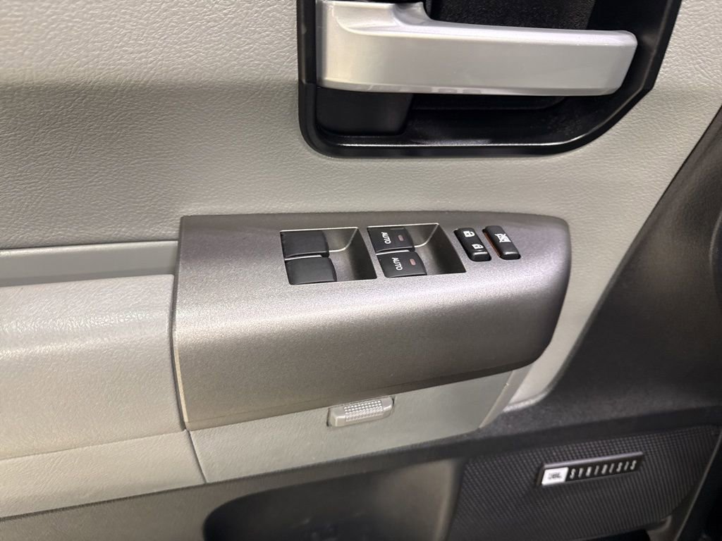 Used 2011 Toyota Sequoia Limited AWD/4WD image 33
