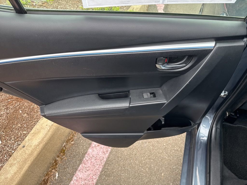 Used 2015 Toyota Corolla S image 25
