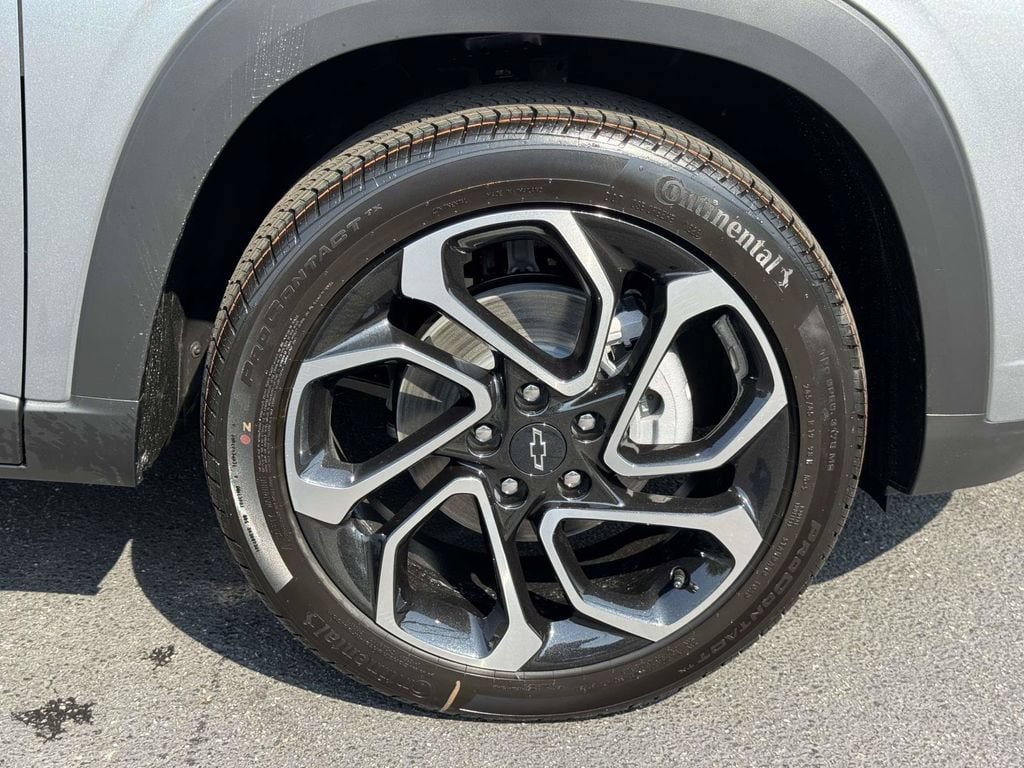 New 2026 Chevrolet Trax RS w/ Sunroof Package FWD image 27
