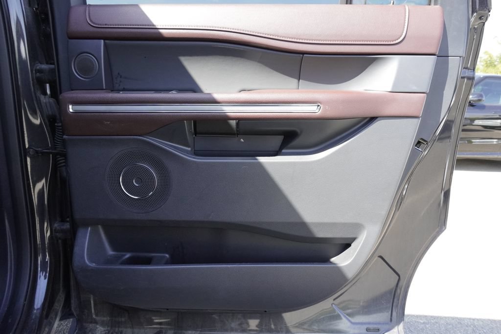 Used 2024 Ford Expedition Max Limited AWD/4WD image 25