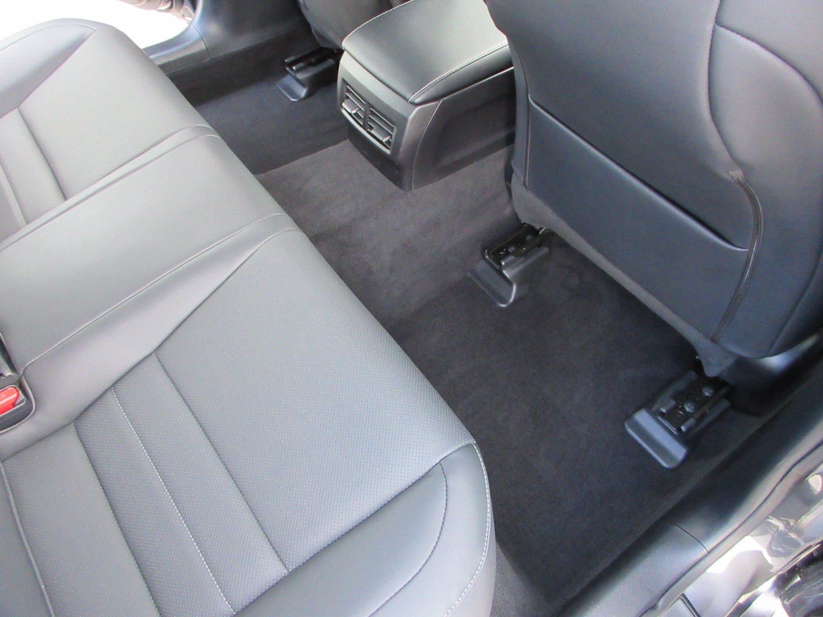 Used 2021 Lexus IS 350 F Sport w/ Dynamic Handling Package AWD/4WD image 22