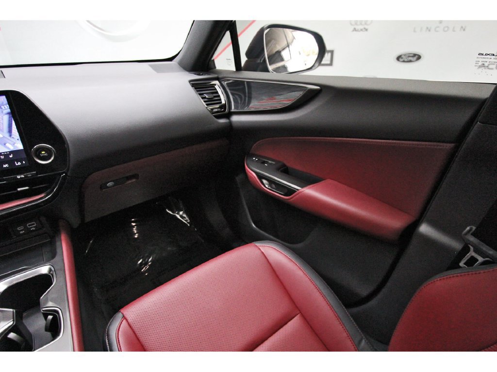 Used 2025 Lexus NX 250 FWD w/ Towing Package (2000 Lbs) image 10