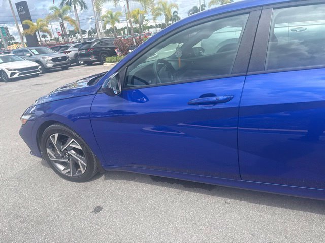 Used 2025 Hyundai Elantra Sport FWD image 10