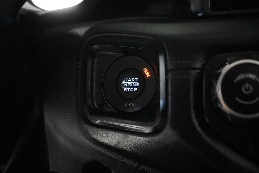 Certified 2025 Jeep Wrangler Unlimited Sahara w/ Safety Group image 24