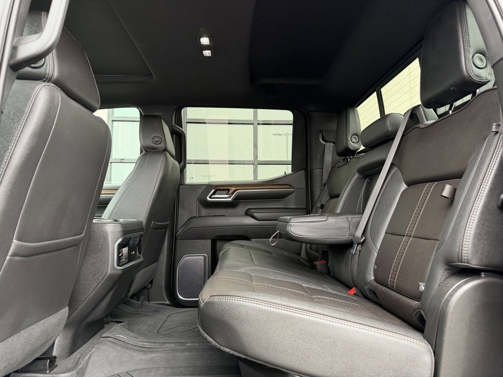 Used 2023 Chevrolet Silverado 1500 High Country image 25