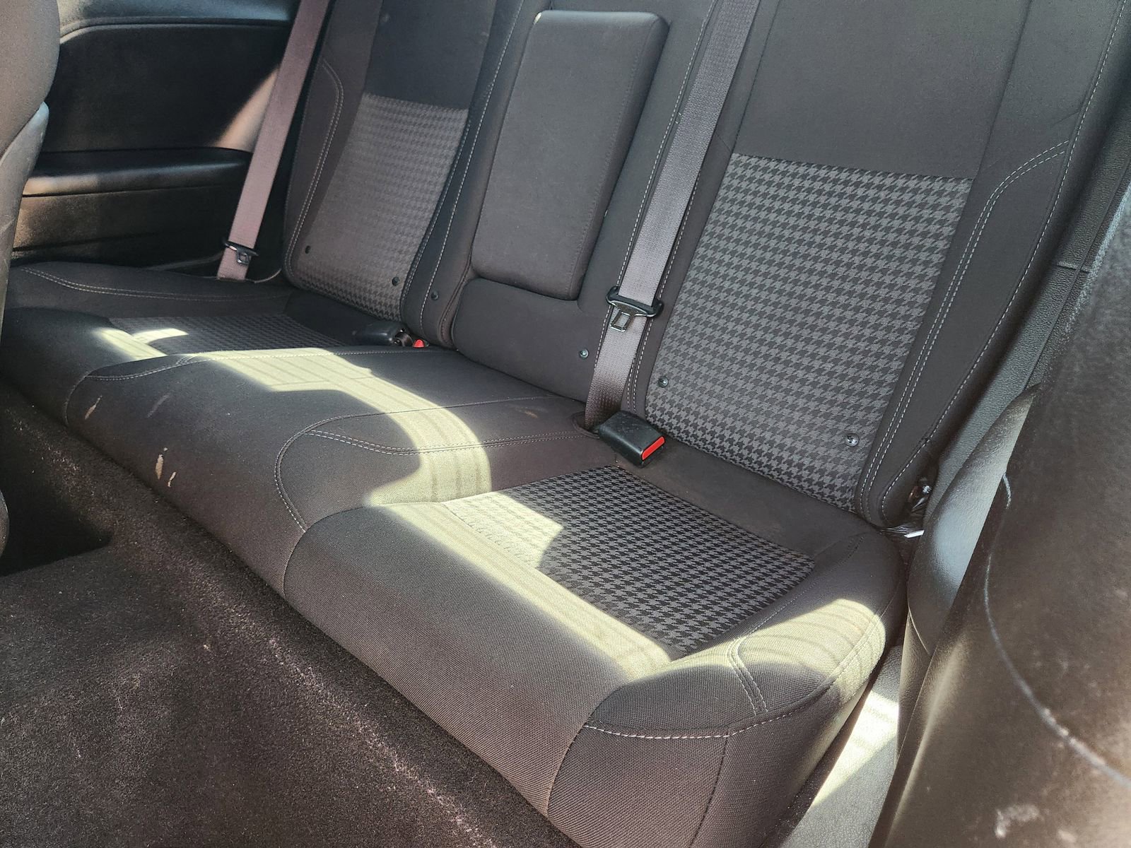 Used 2019 Dodge Challenger SXT image 30