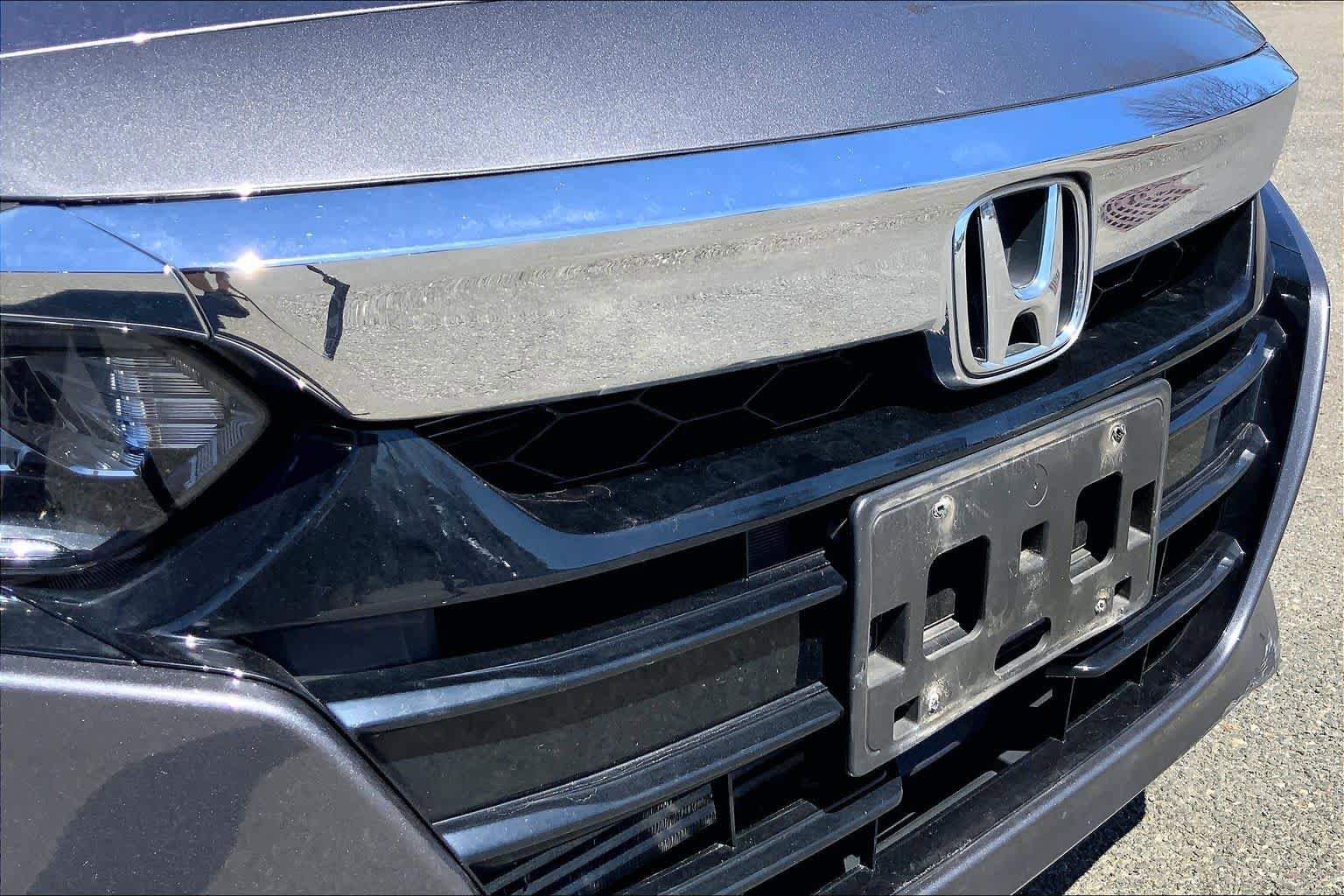Used 2018 Honda Accord Touring image 30