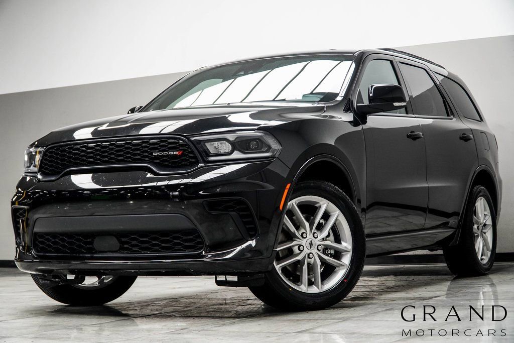 Used 2024 Dodge Durango GT image 1