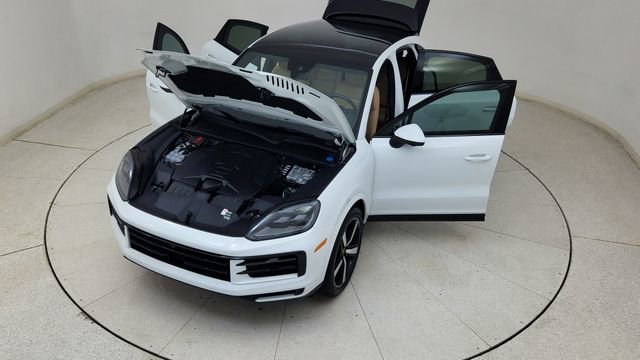 Used 2025 Porsche Cayenne Coupe AWD/4WD image 82