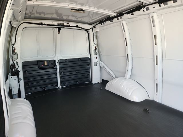 New 2025 Chevrolet Express 3500 w/ Driver Convenience Package image 18