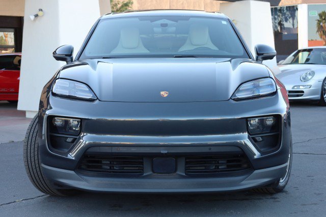 Used 2025 Porsche Macan 4 Electric AWD/4WD image 7