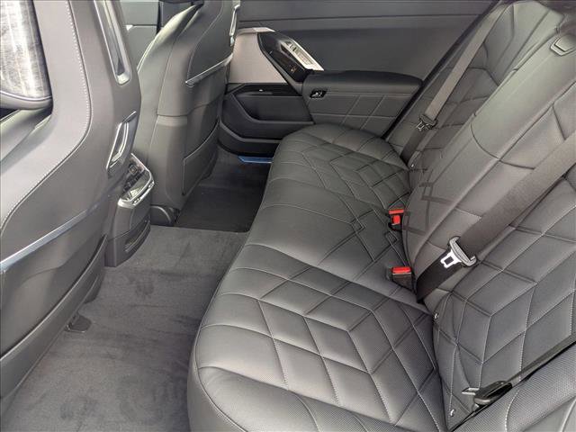 New 2026 BMW 750e xDrive image 16