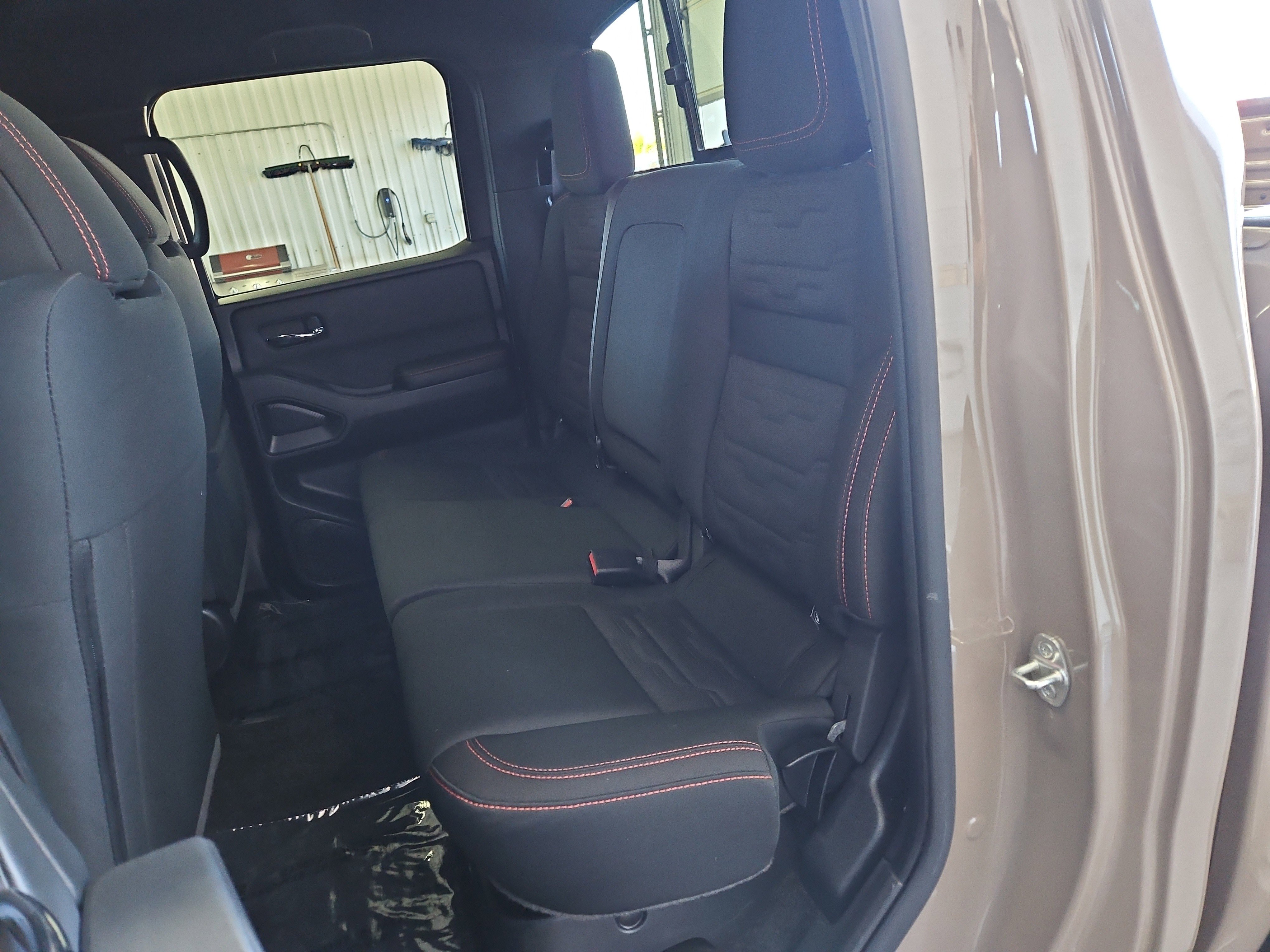 Used 2023 Nissan Frontier PRO-4X w/ Tow Package AWD/4WD image 11