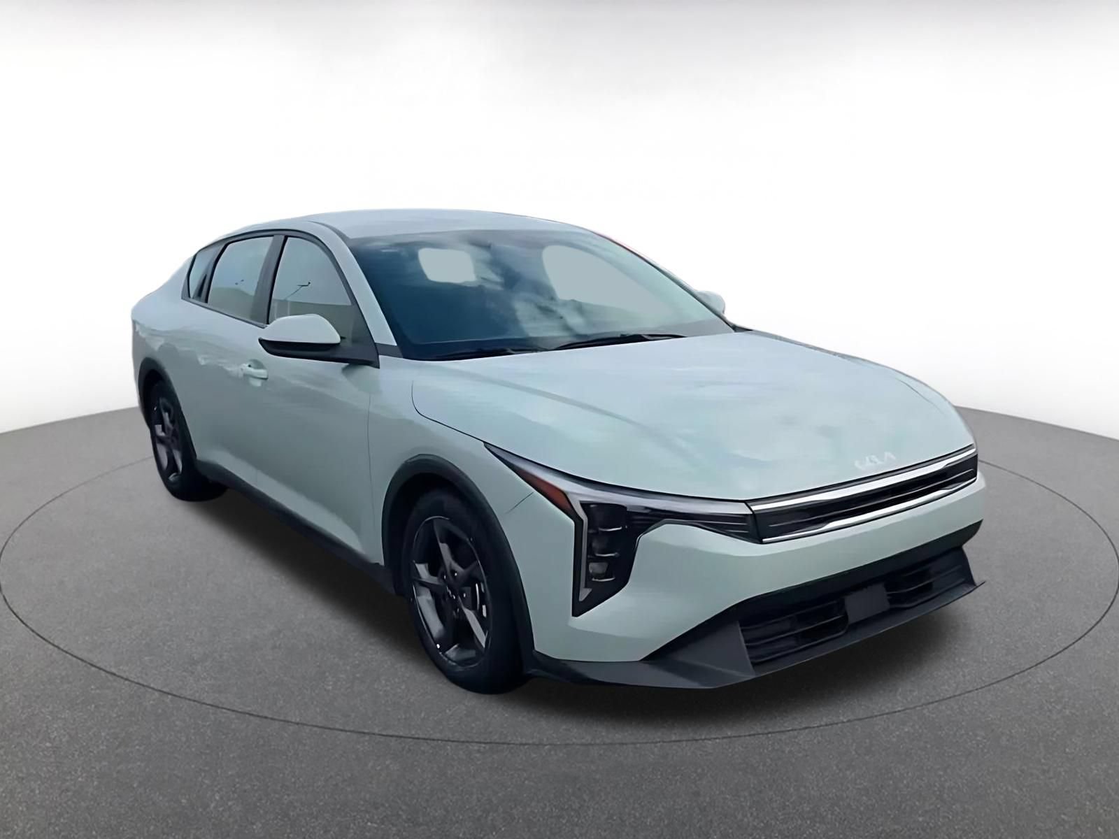 Used 2025 Kia K4 FWD image 3