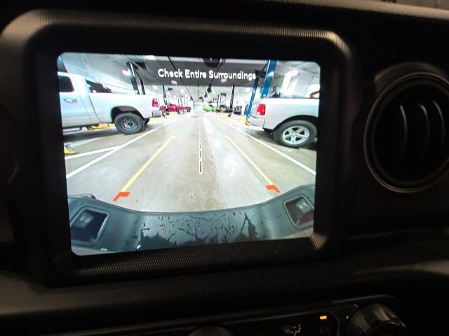 Used 2022 Jeep Gladiator Sport AWD/4WD image 16
