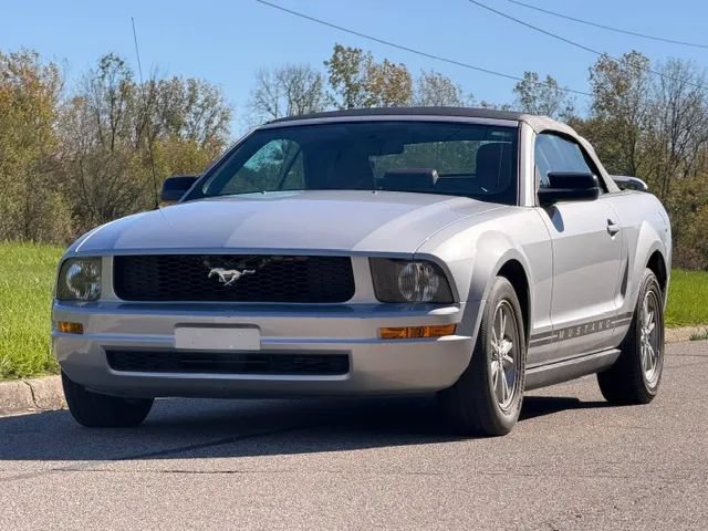 Used 2005 Ford Mustang Premium RWD image 8