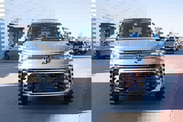 New 2026 Volkswagen Taos SEL image 9