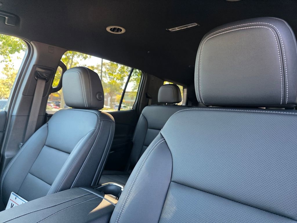 New 2025 Chevrolet Traverse LT w/ Enhanced Driving Package image 11