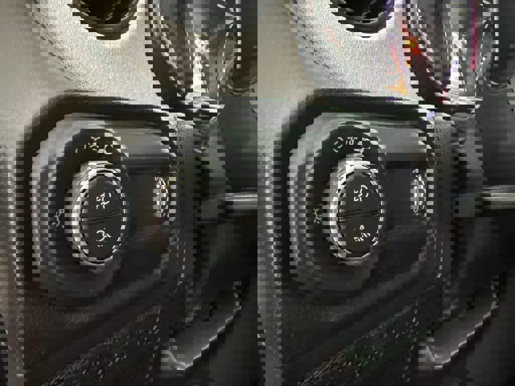 Used 2025 Jeep Gladiator Sport image 11