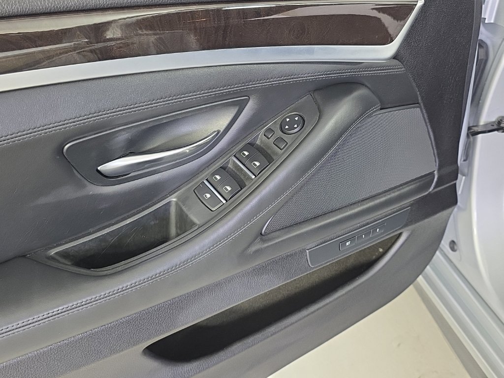 Used 2016 BMW 535i Sedan RWD image 12