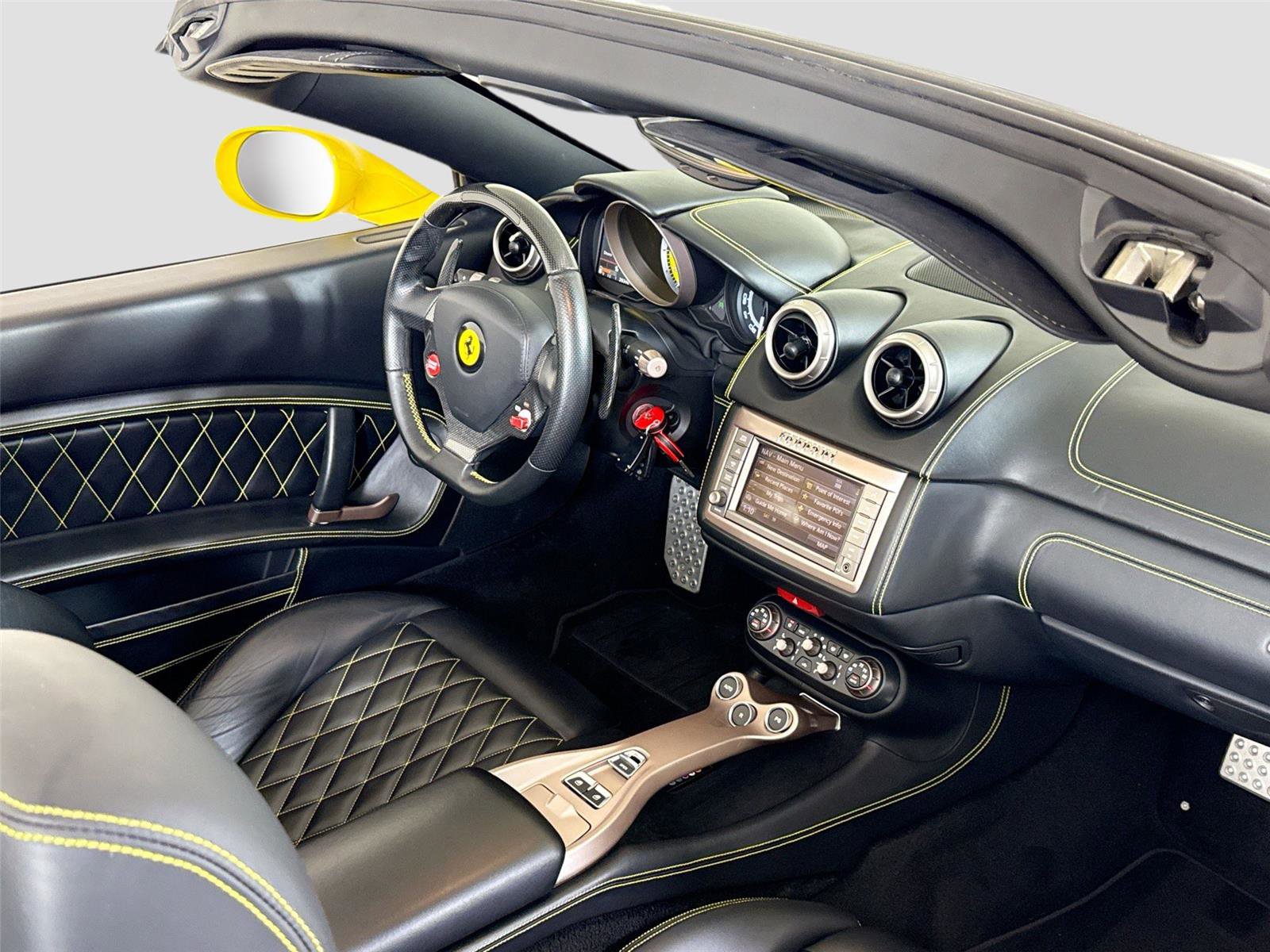 Used 2014 Ferrari California image 28