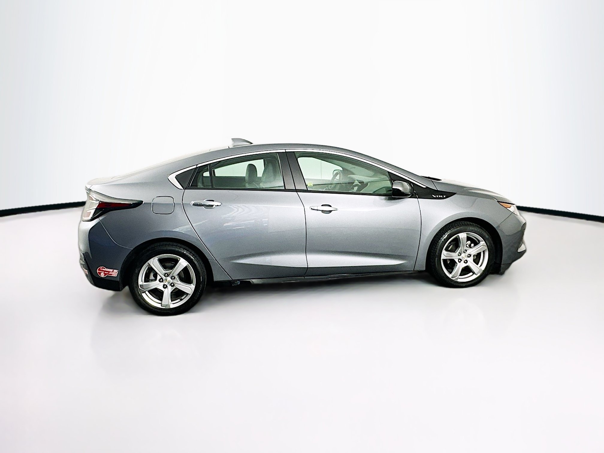Used 2018 Chevrolet Volt LT w/ Comfort Package FWD image 10