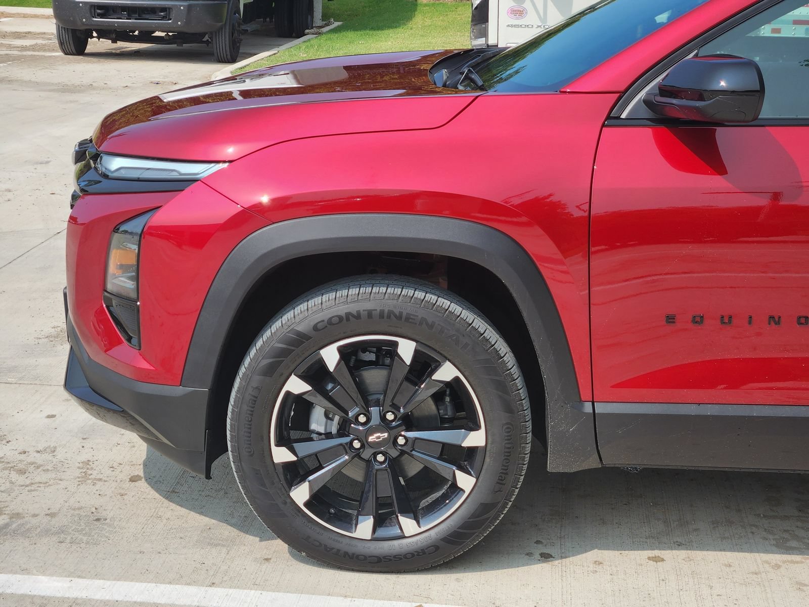 New 2027 Chevrolet Equinox RS w/ Convenience Package III FWD image 9